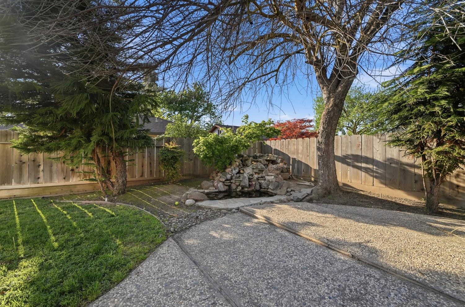 1509 Maplehill Road