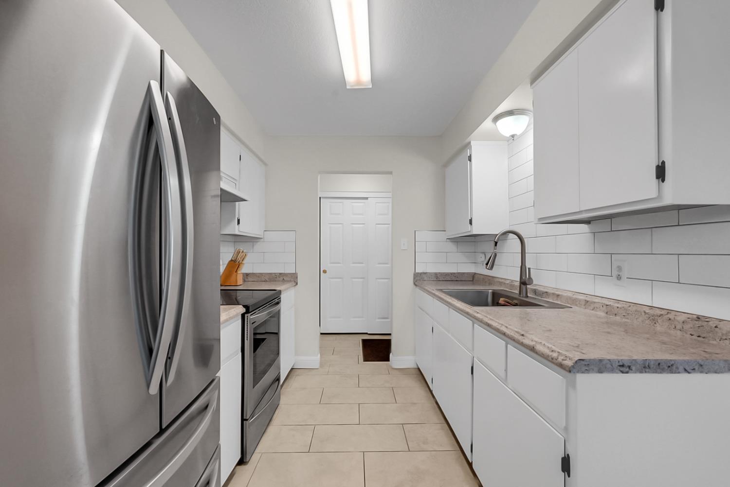 2085 Coronado Avenue