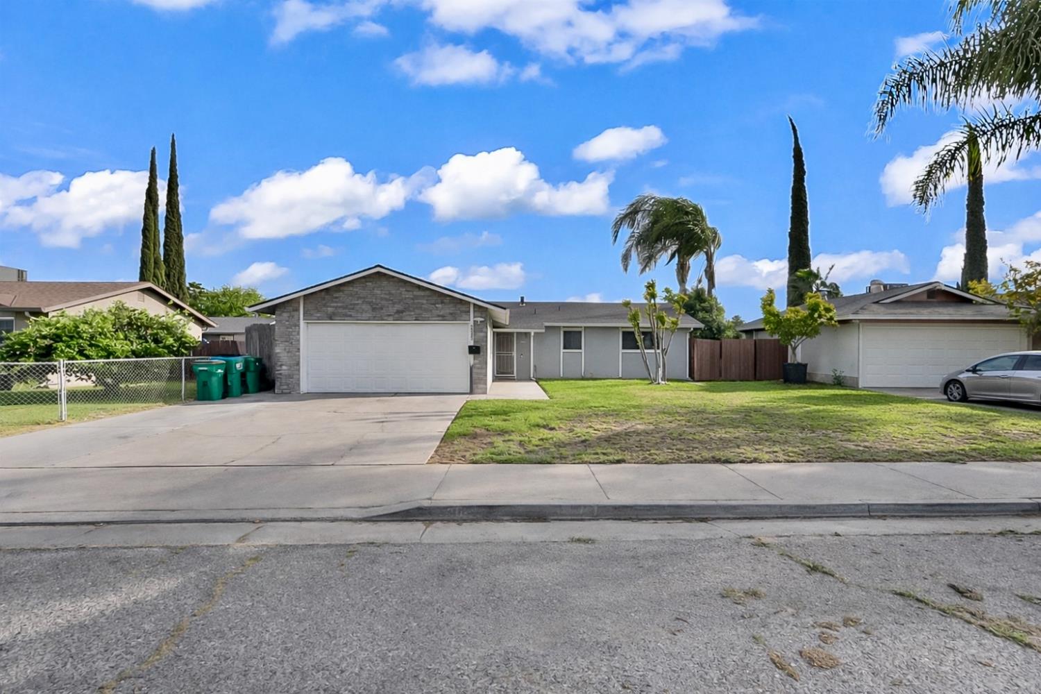 2085 Coronado Avenue