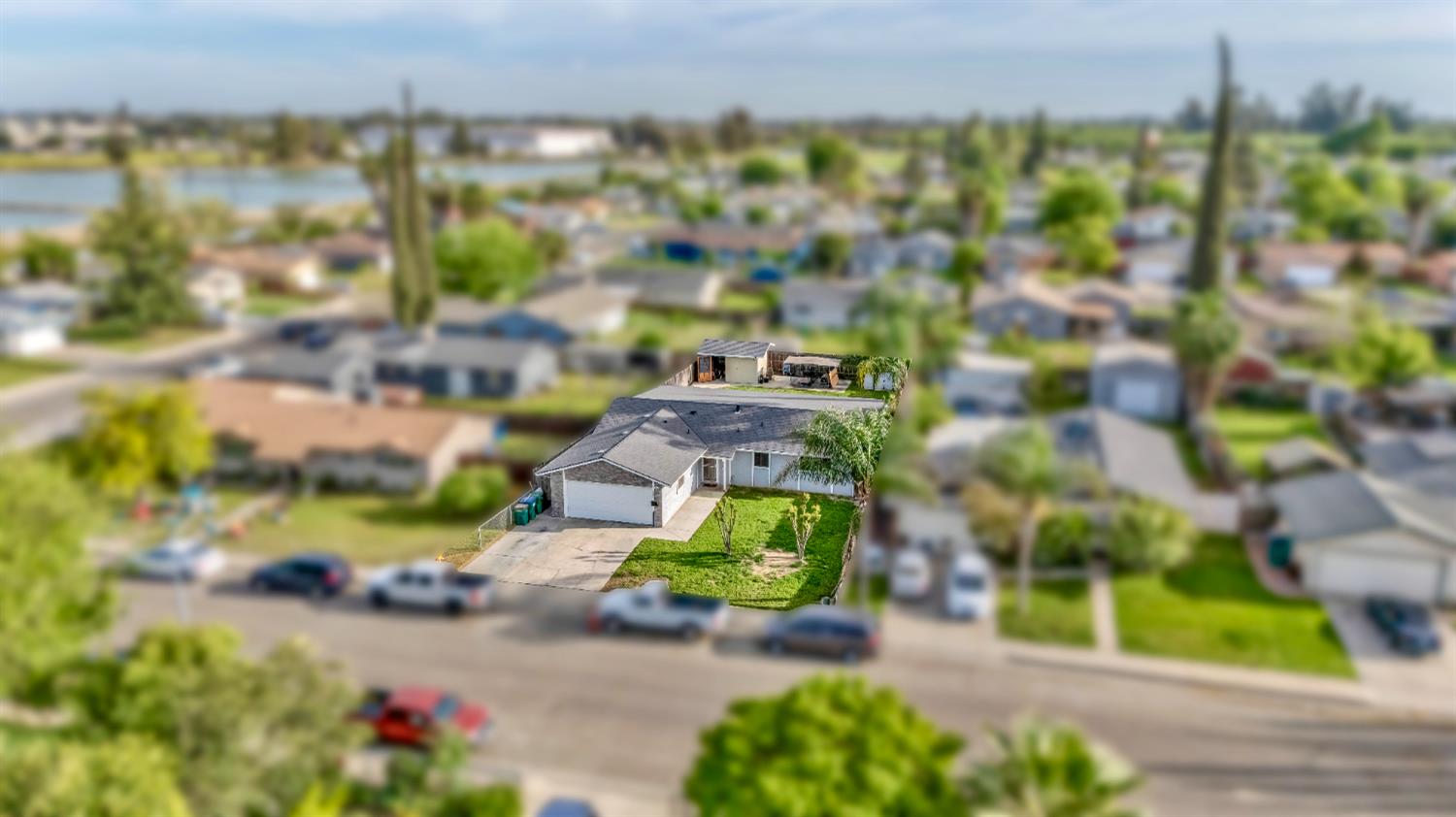 2085 Coronado Avenue