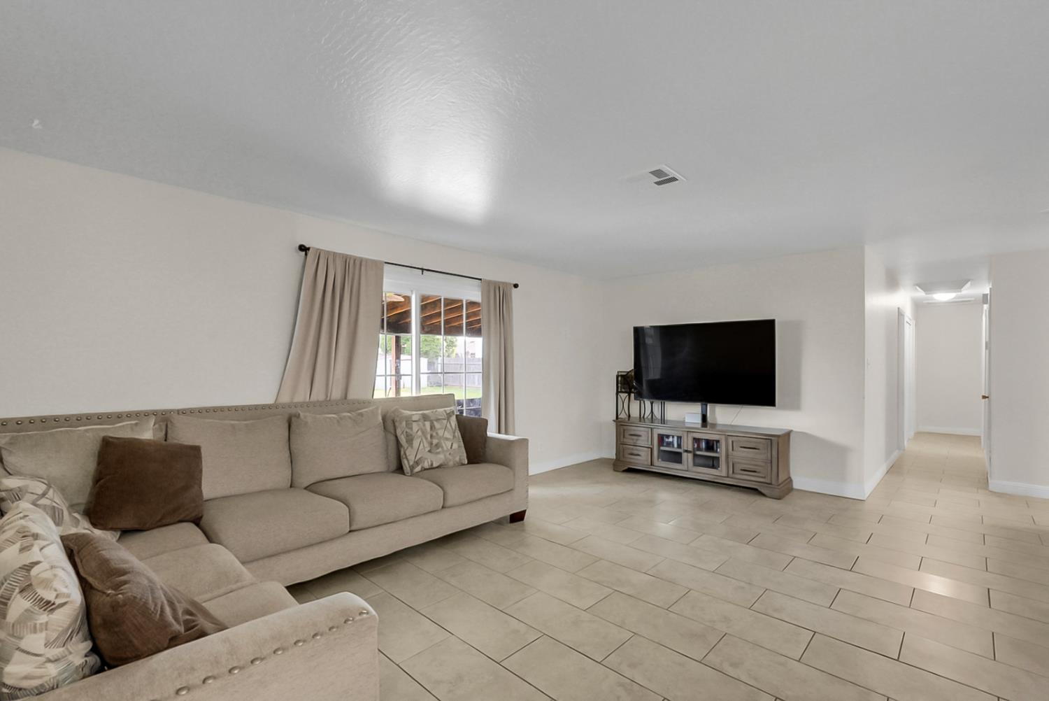 2085 Coronado Avenue