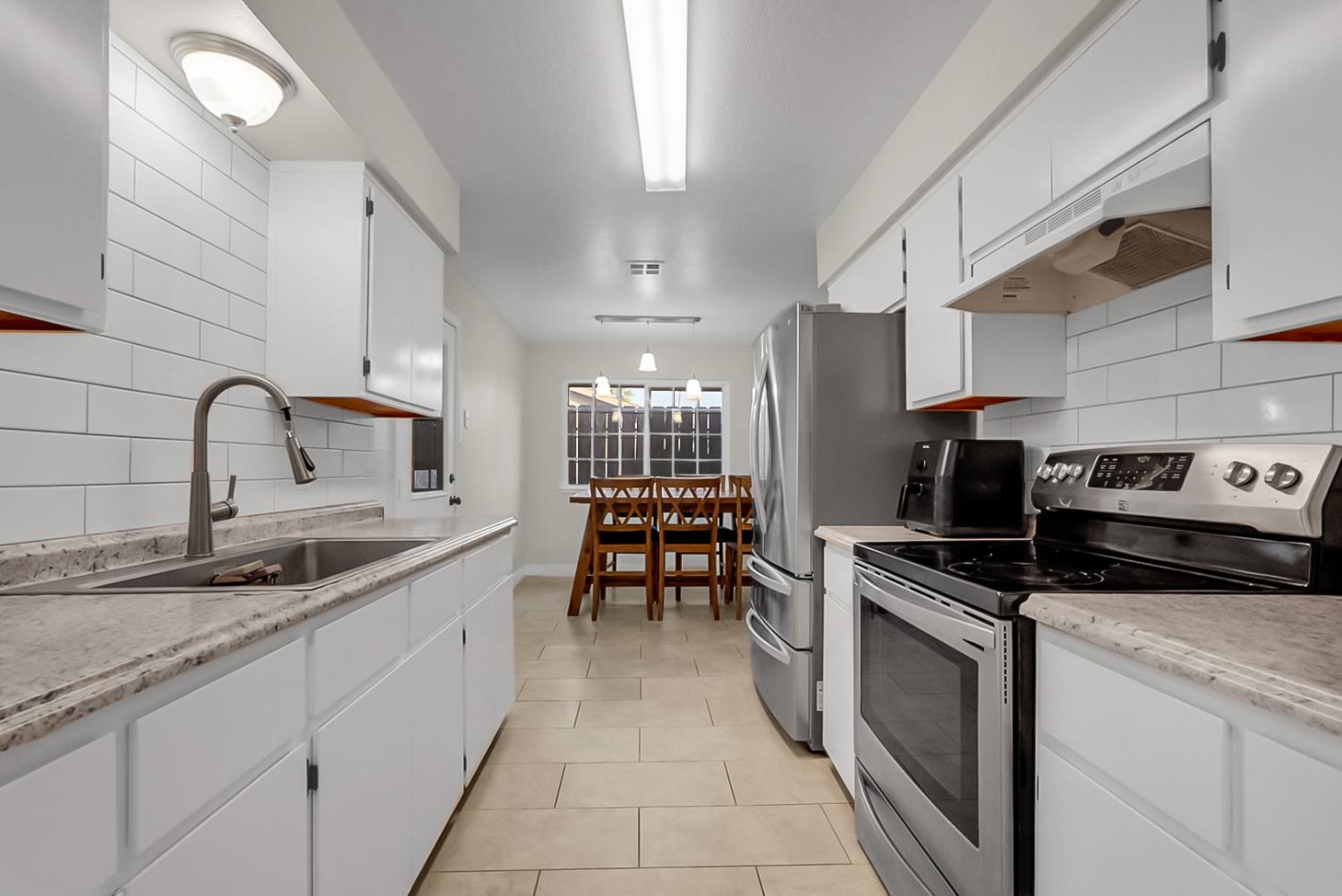 2085 Coronado Avenue