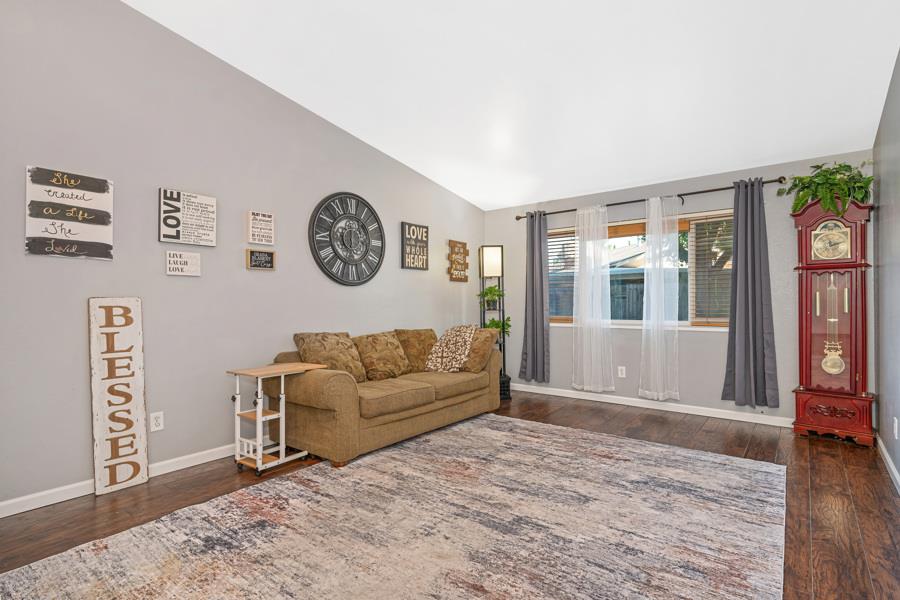 2624 Woodland Avenue
