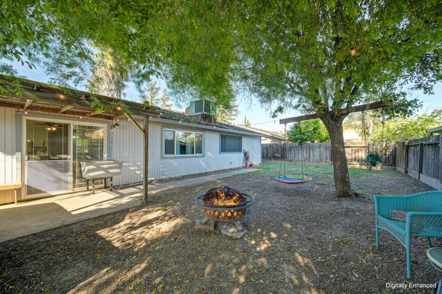 2624 Woodland Avenue