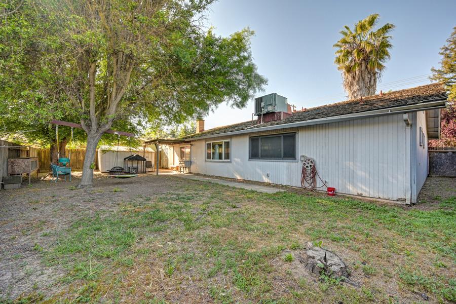 2624 Woodland Avenue