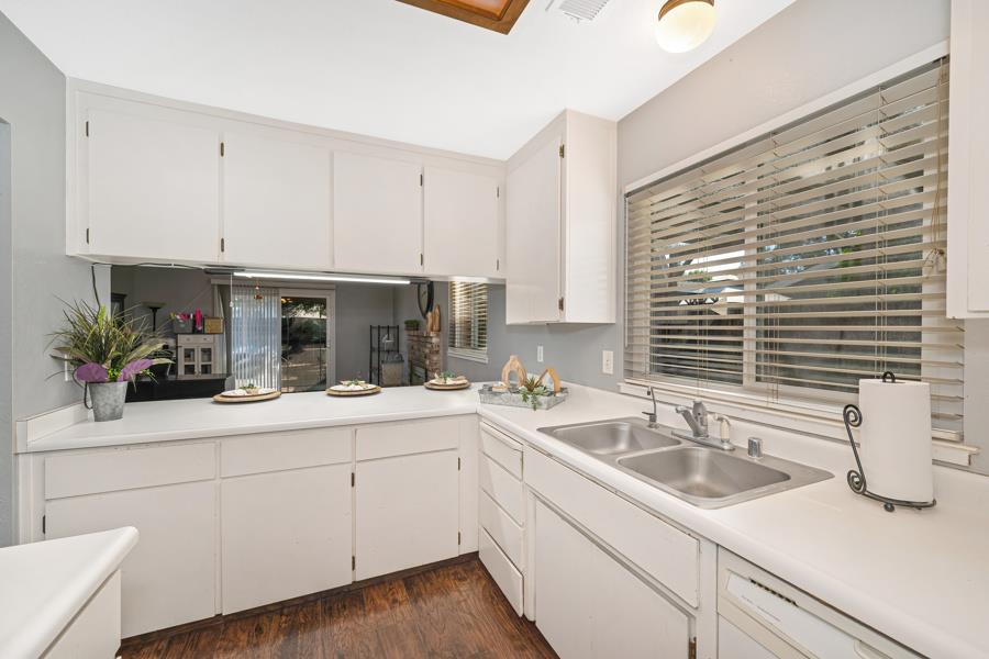 2624 Woodland Avenue