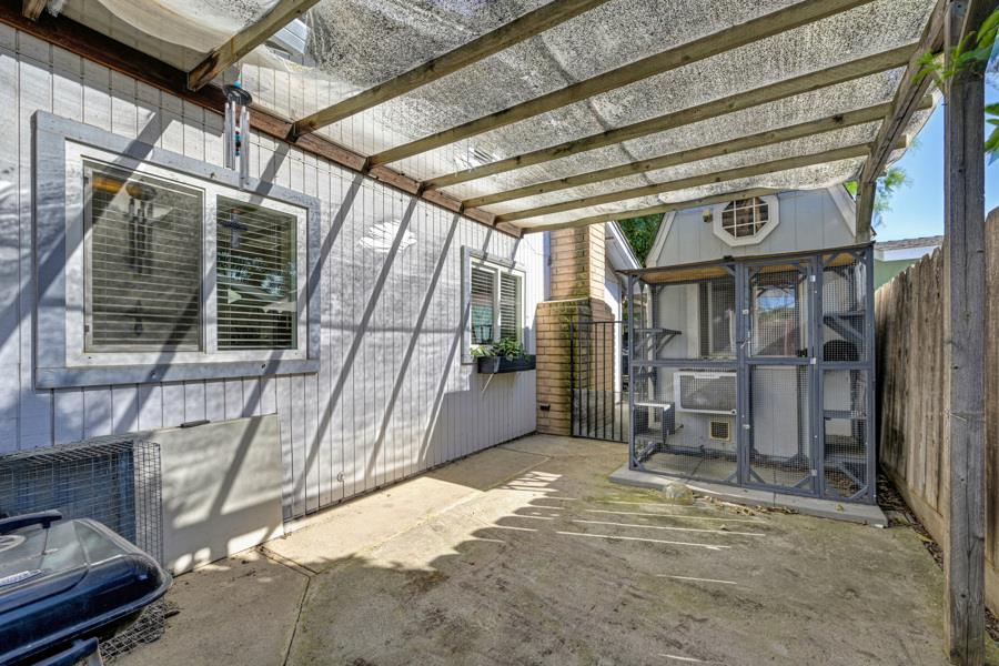 2624 Woodland Avenue