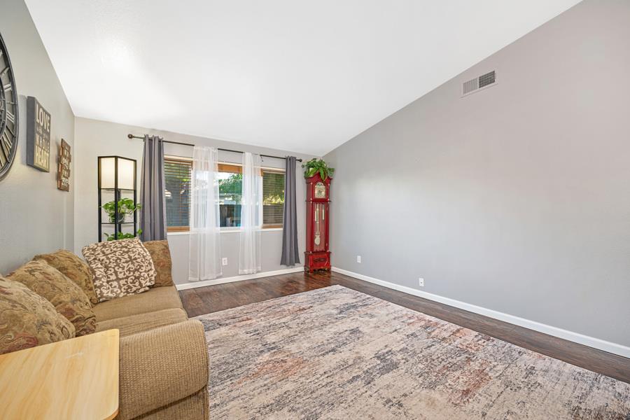 2624 Woodland Avenue