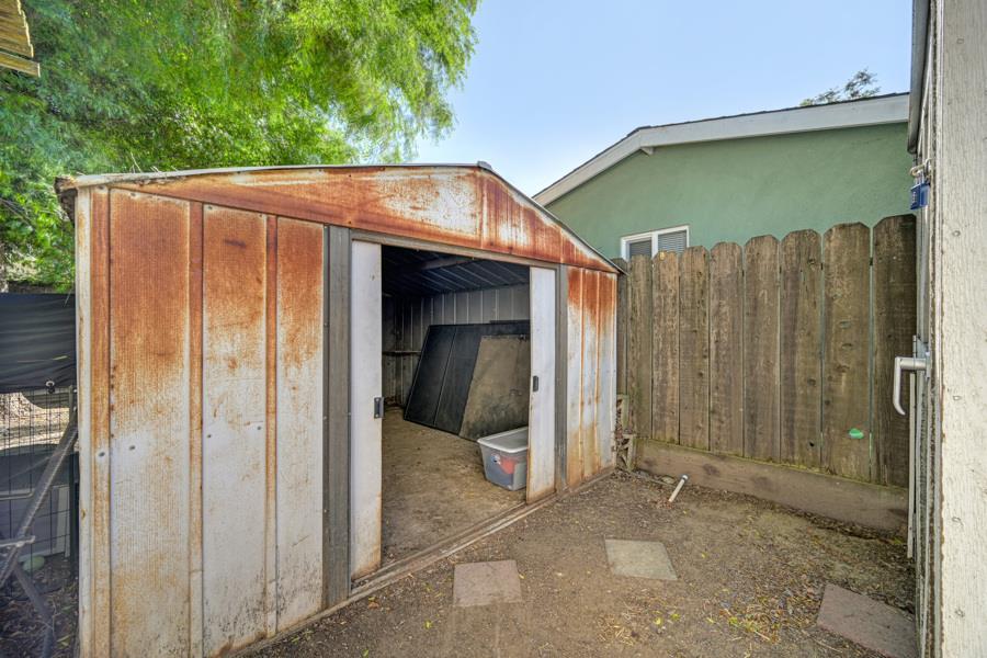 2624 Woodland Avenue