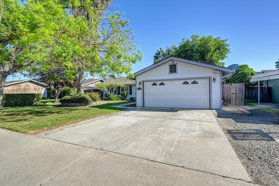 2624 Woodland Avenue