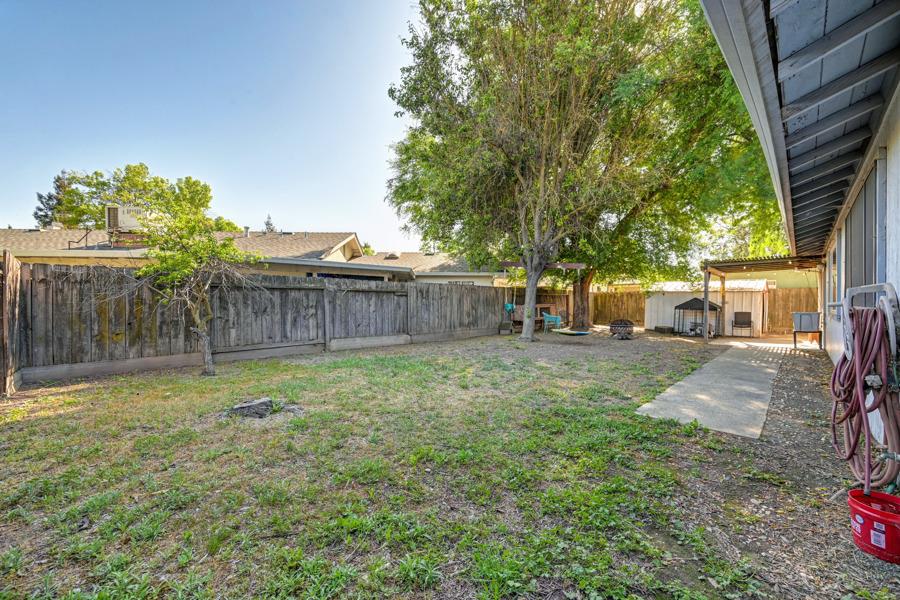 2624 Woodland Avenue