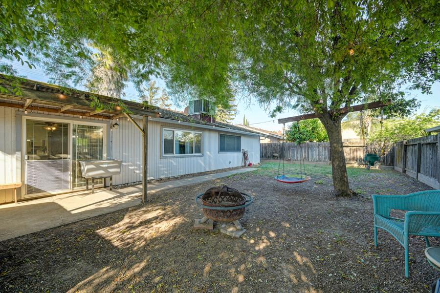2624 Woodland Avenue