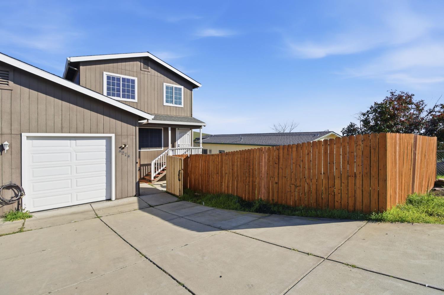 4274 Lakeview Drive B