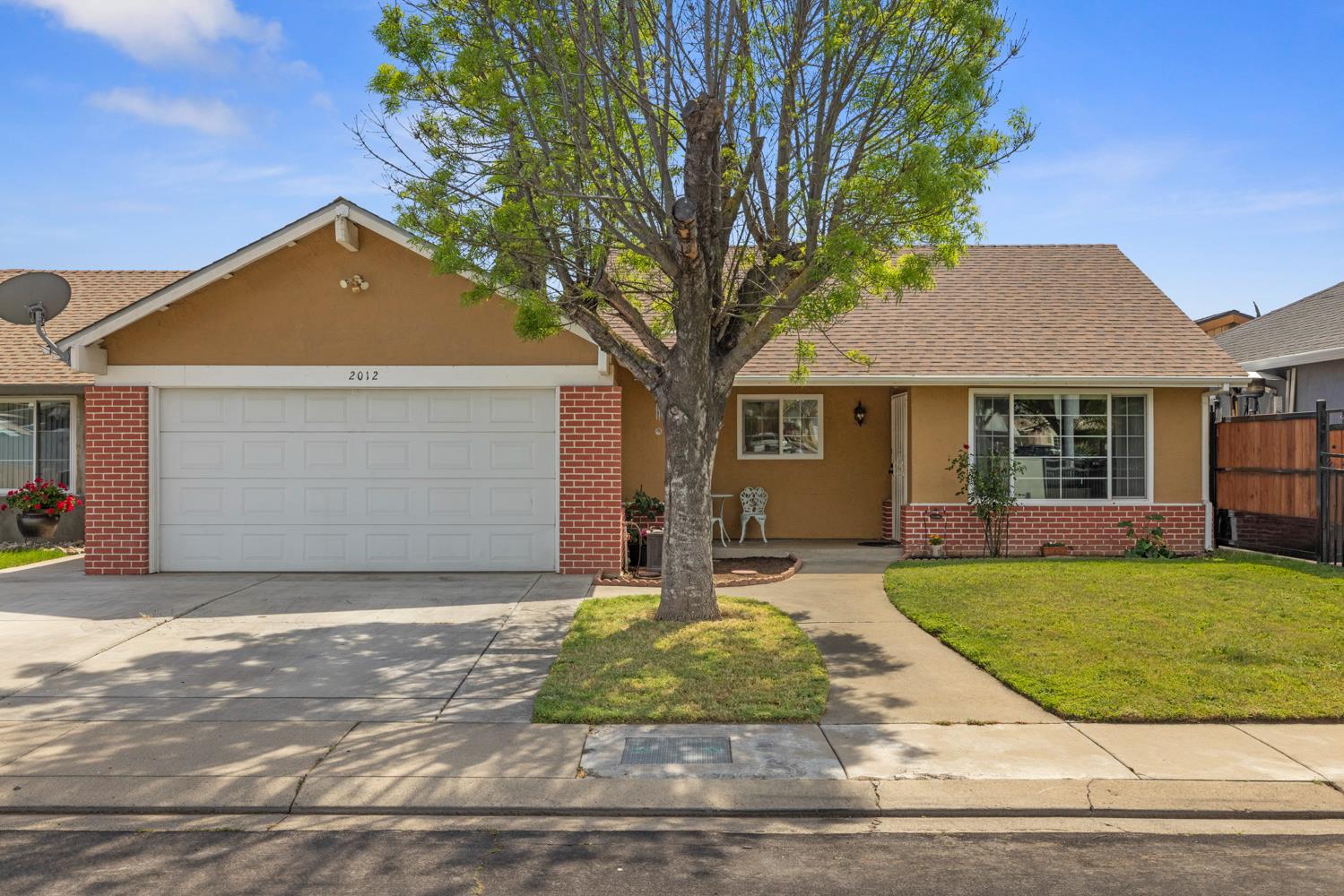 2012 Ridgecrest Drive