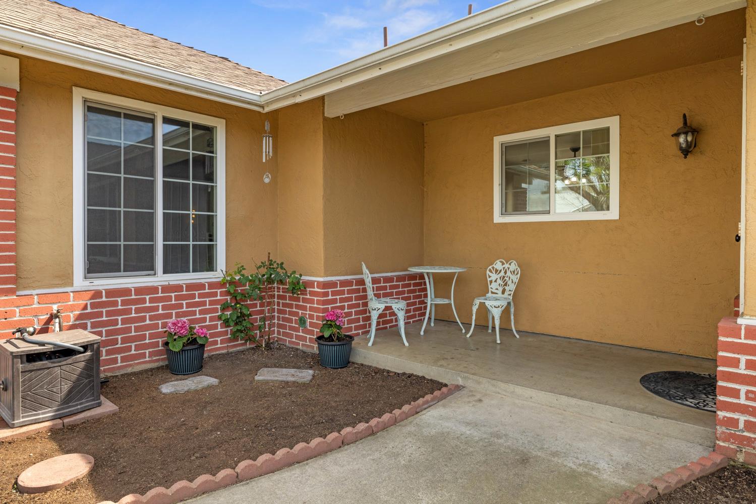 2012 Ridgecrest Drive