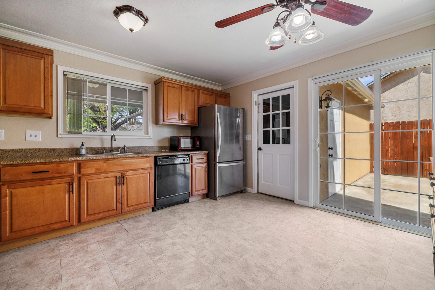 2012 Ridgecrest Drive