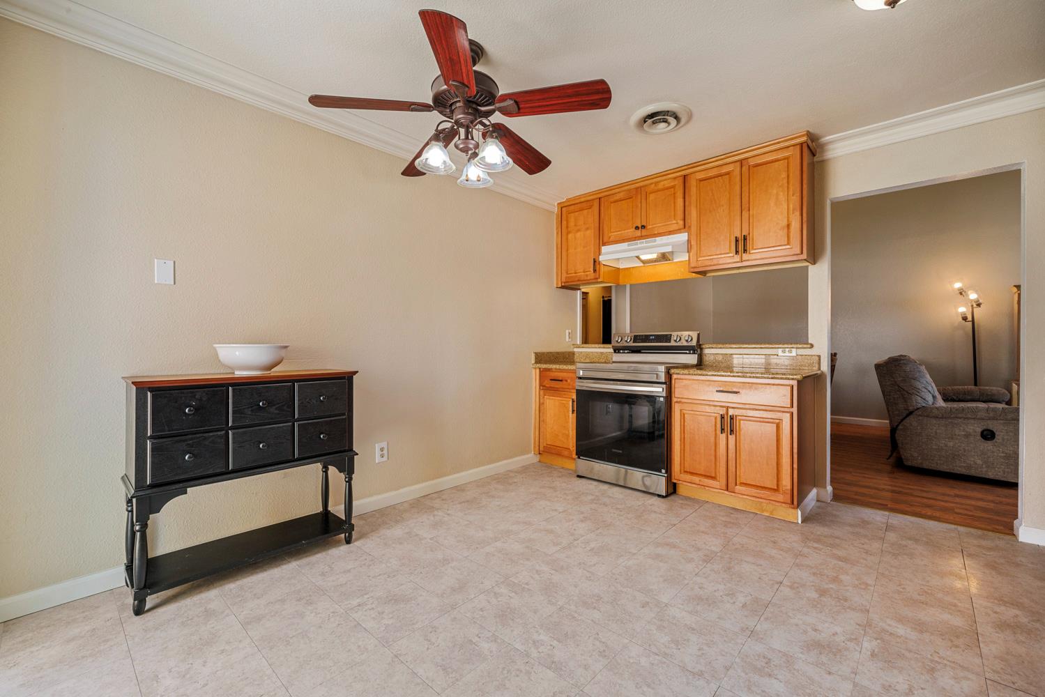 2012 Ridgecrest Drive