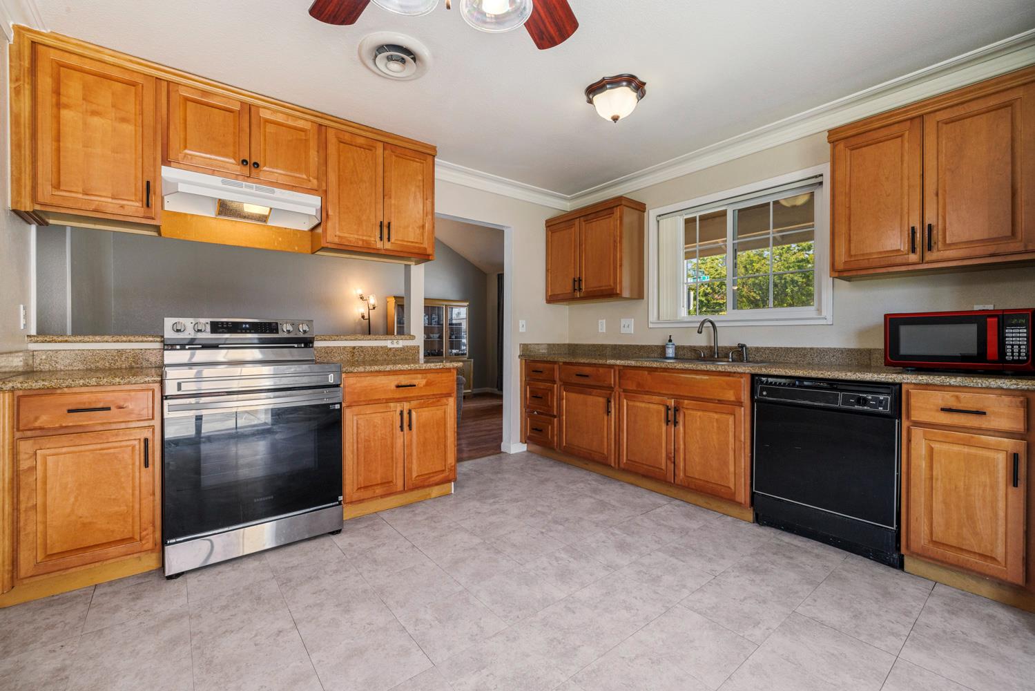 2012 Ridgecrest Drive