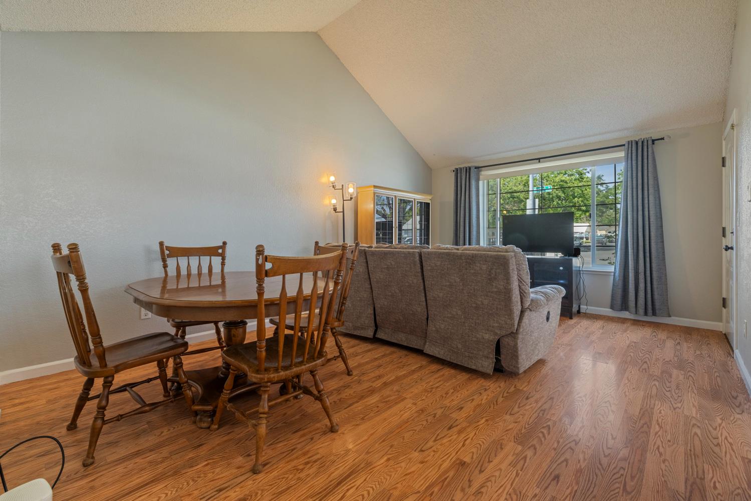 2012 Ridgecrest Drive