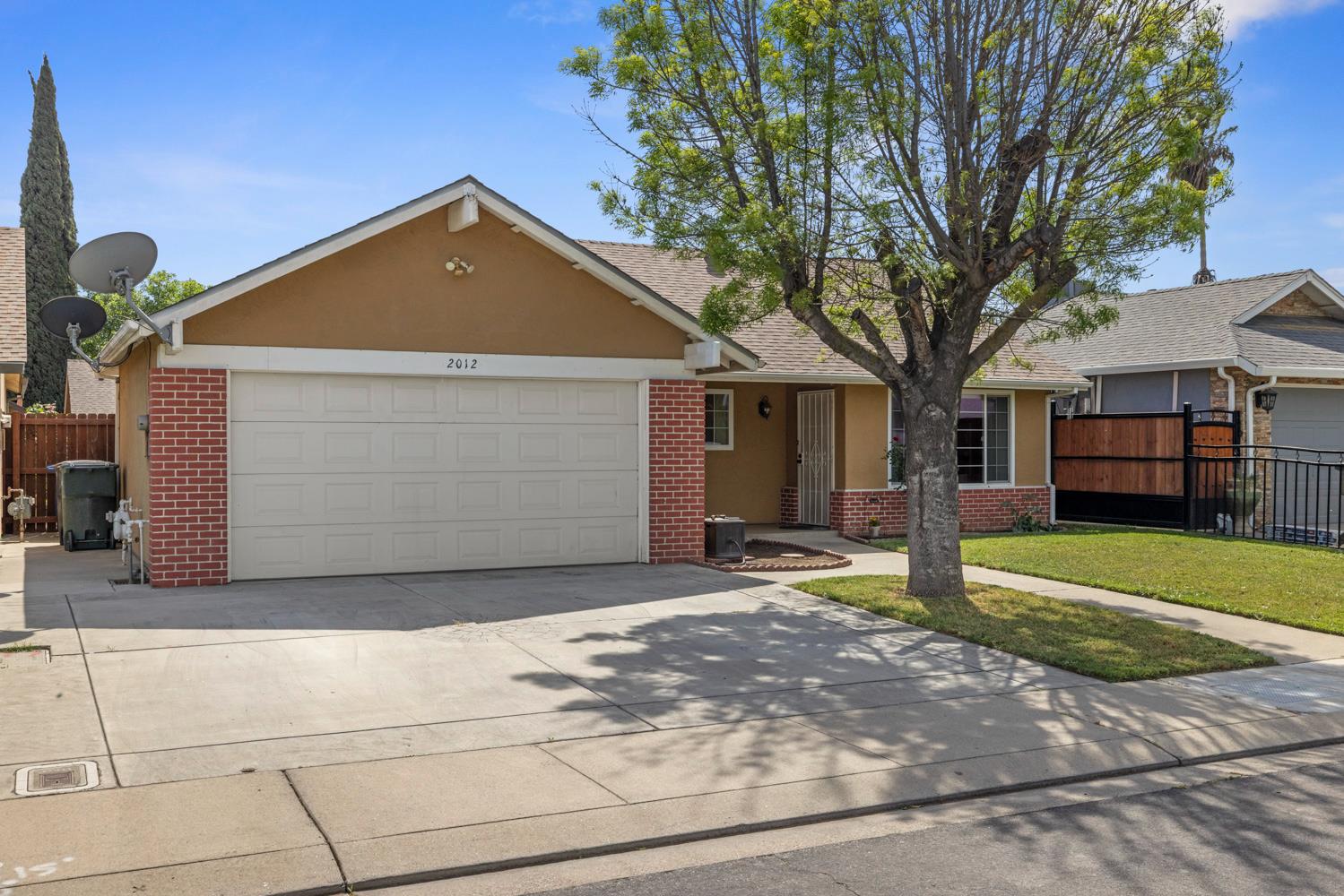 2012 Ridgecrest Drive