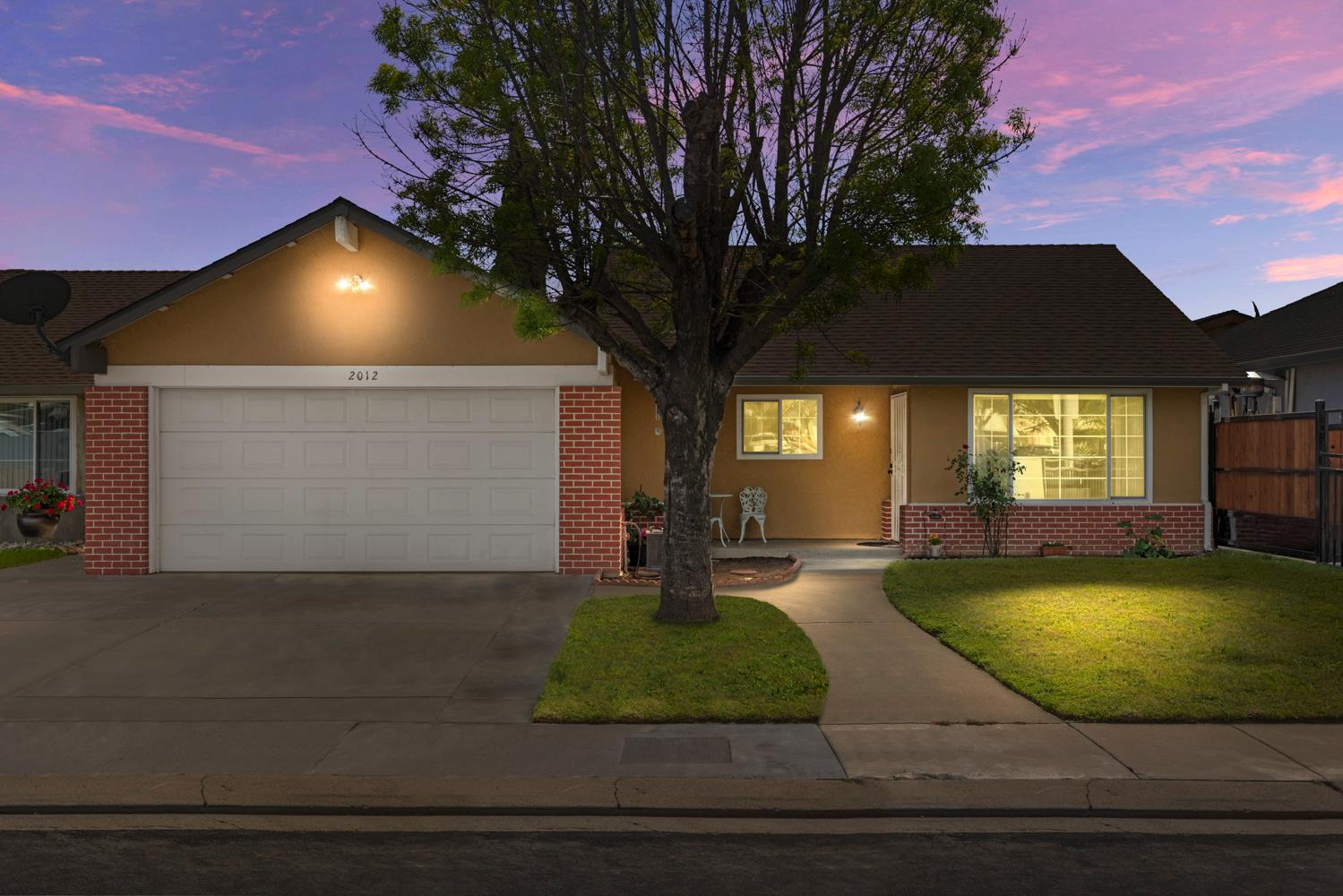 2012 Ridgecrest Drive