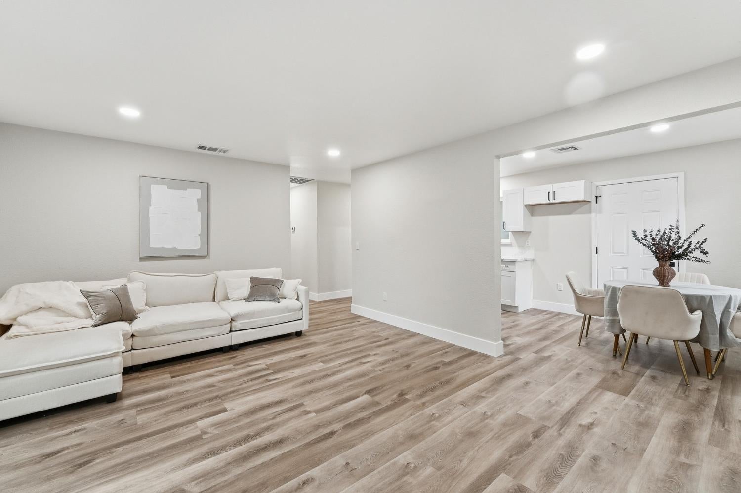 1117 Whitman Way