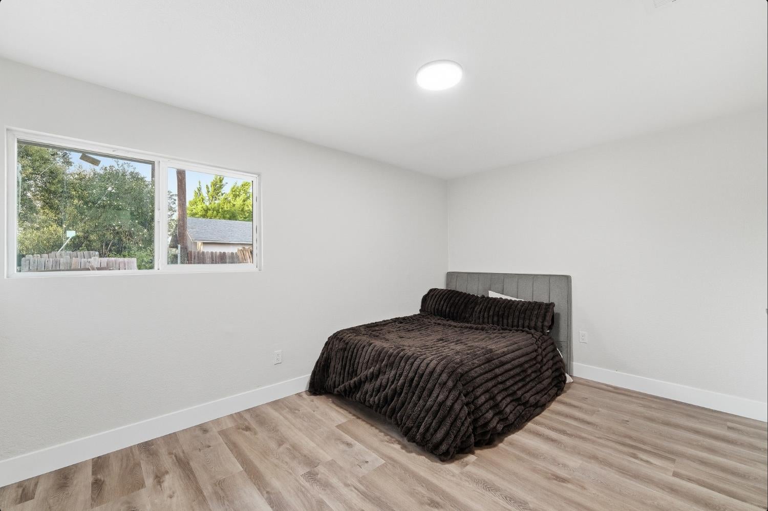 1117 Whitman Way