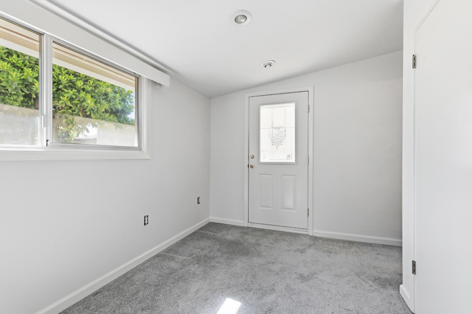 1008 Colonial Court
