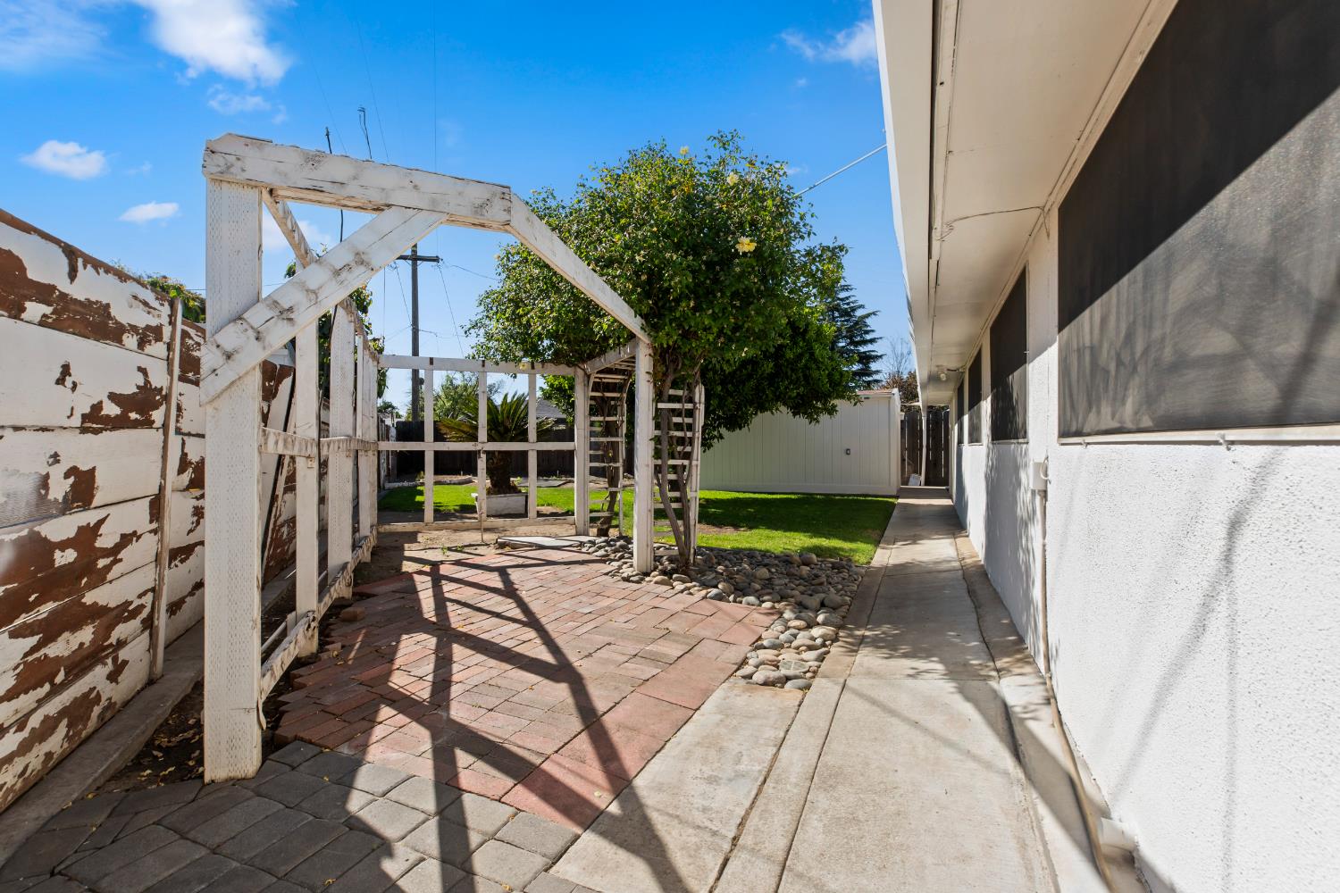 1008 Colonial Court
