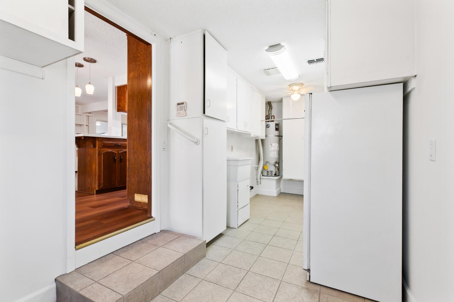 1008 Colonial Court