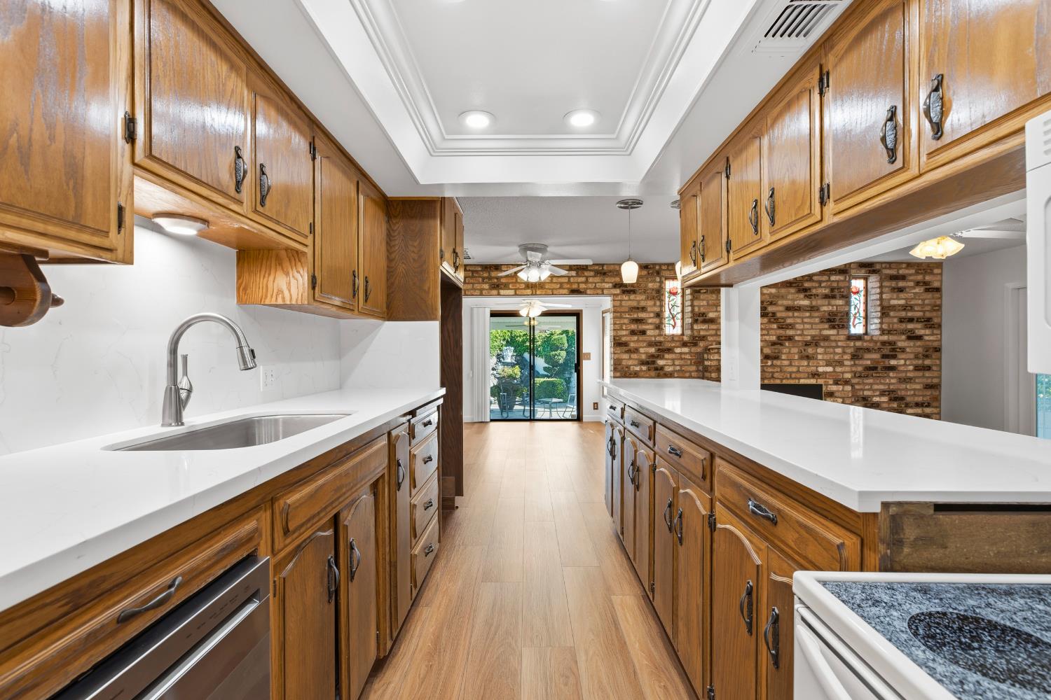 1008 Colonial Court