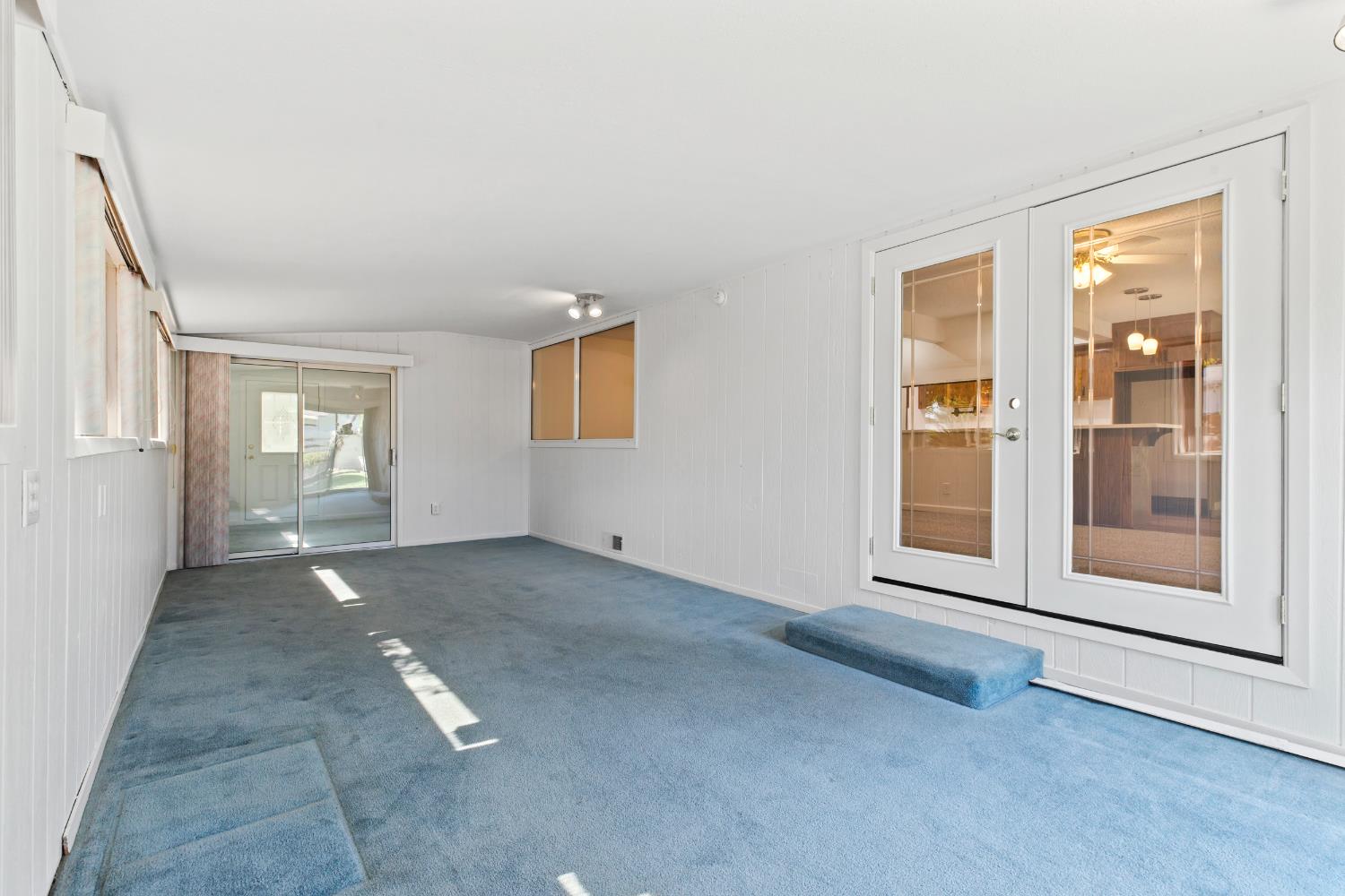 1008 Colonial Court