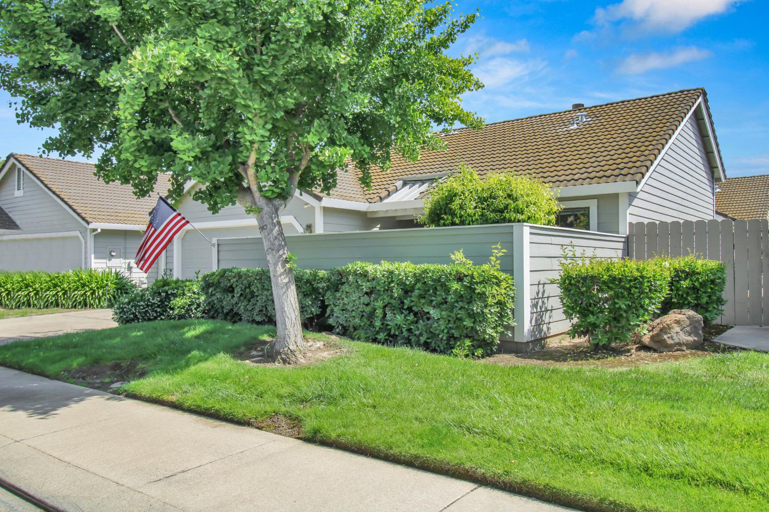 2204 Camborne Drive