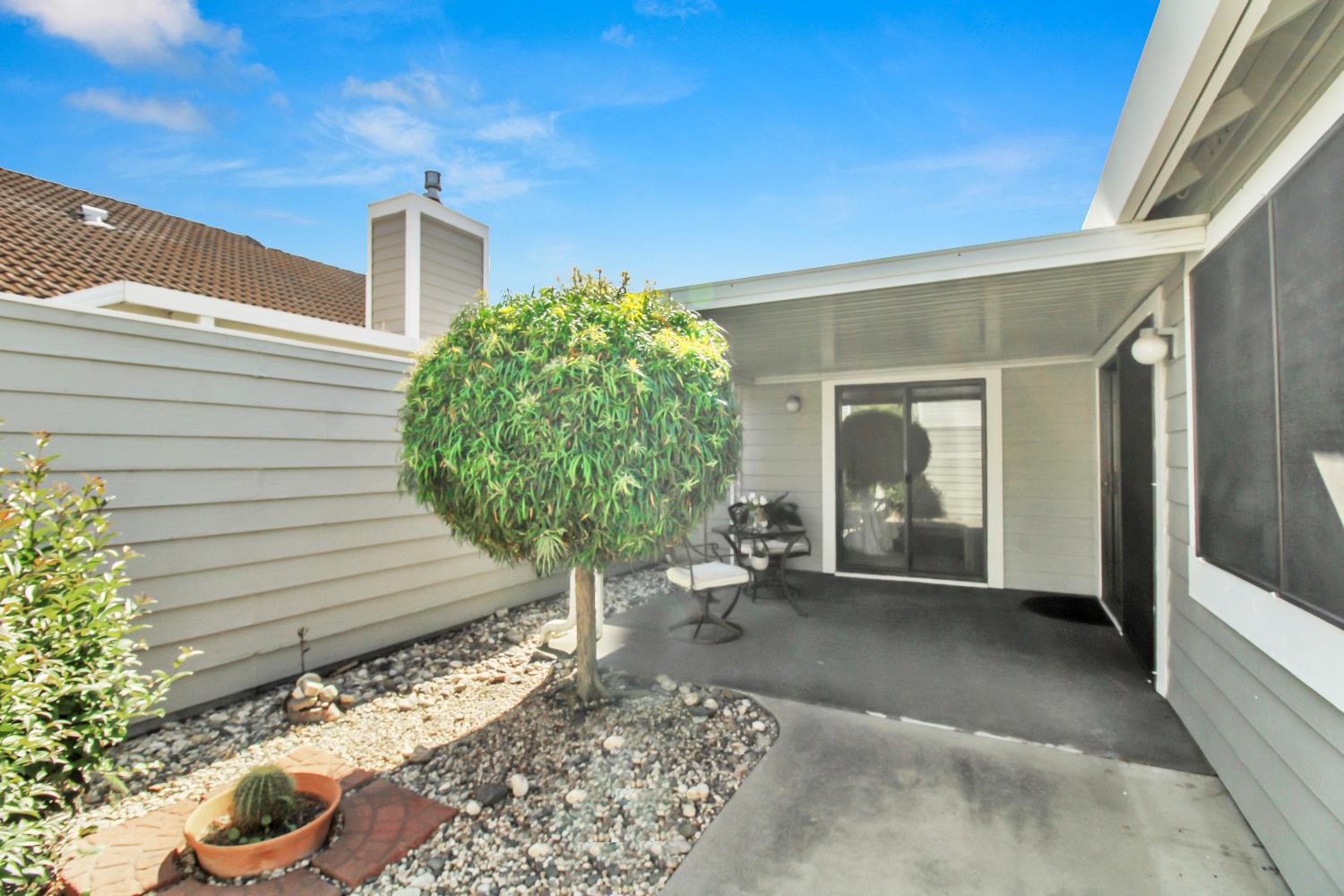 2204 Camborne Drive