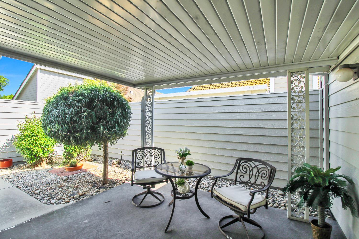 2204 Camborne Drive