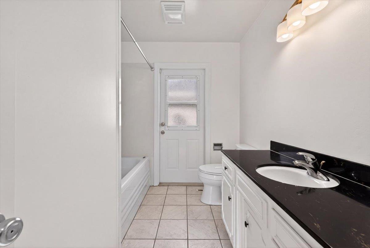 1820 Rockford Avenue