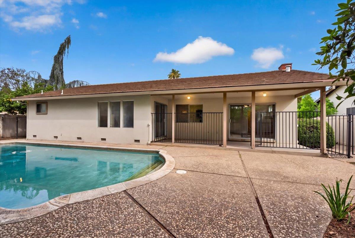 1820 Rockford Avenue