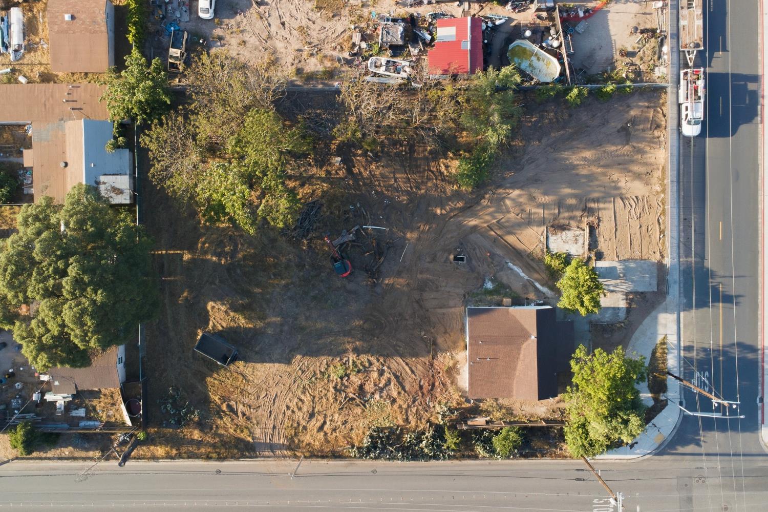696 Pedersen Rd
