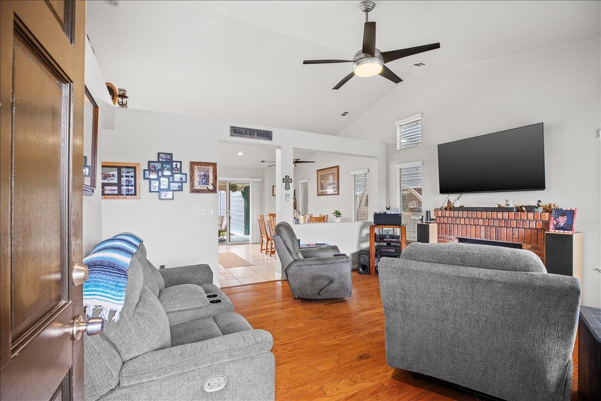 840 N Central