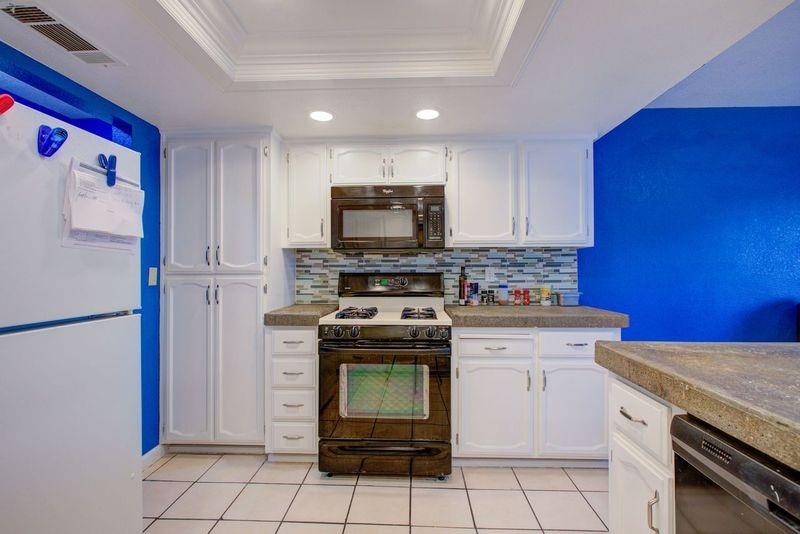 1112 Fruitridge Court