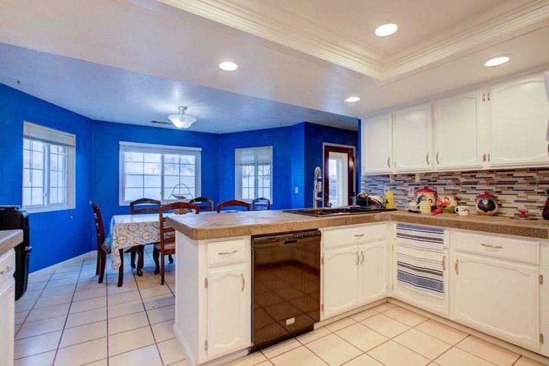 1112 Fruitridge Court