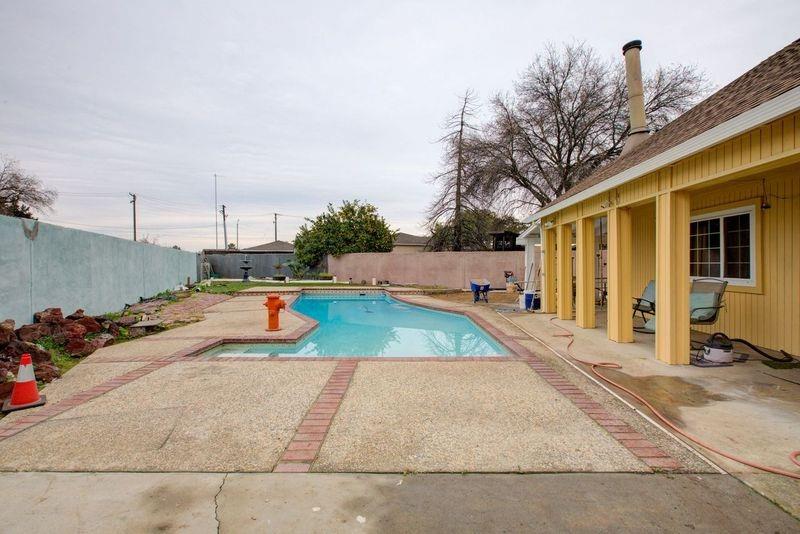 1112 Fruitridge Court