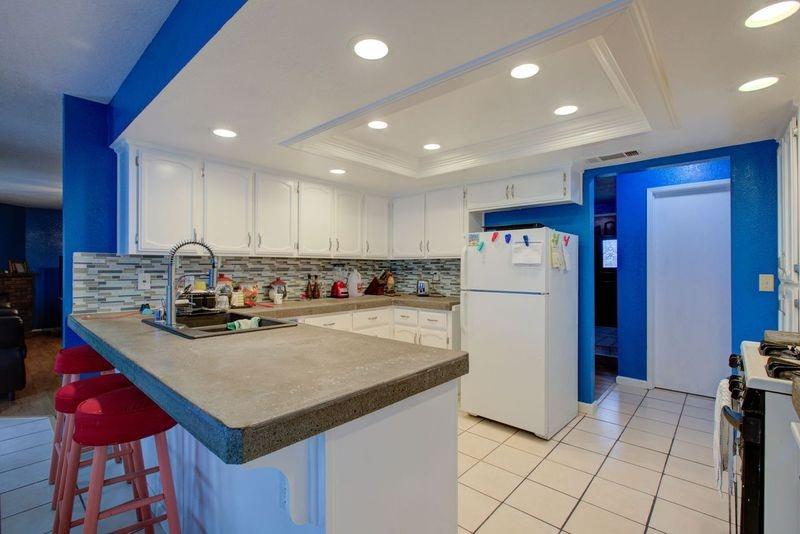 1112 Fruitridge Court