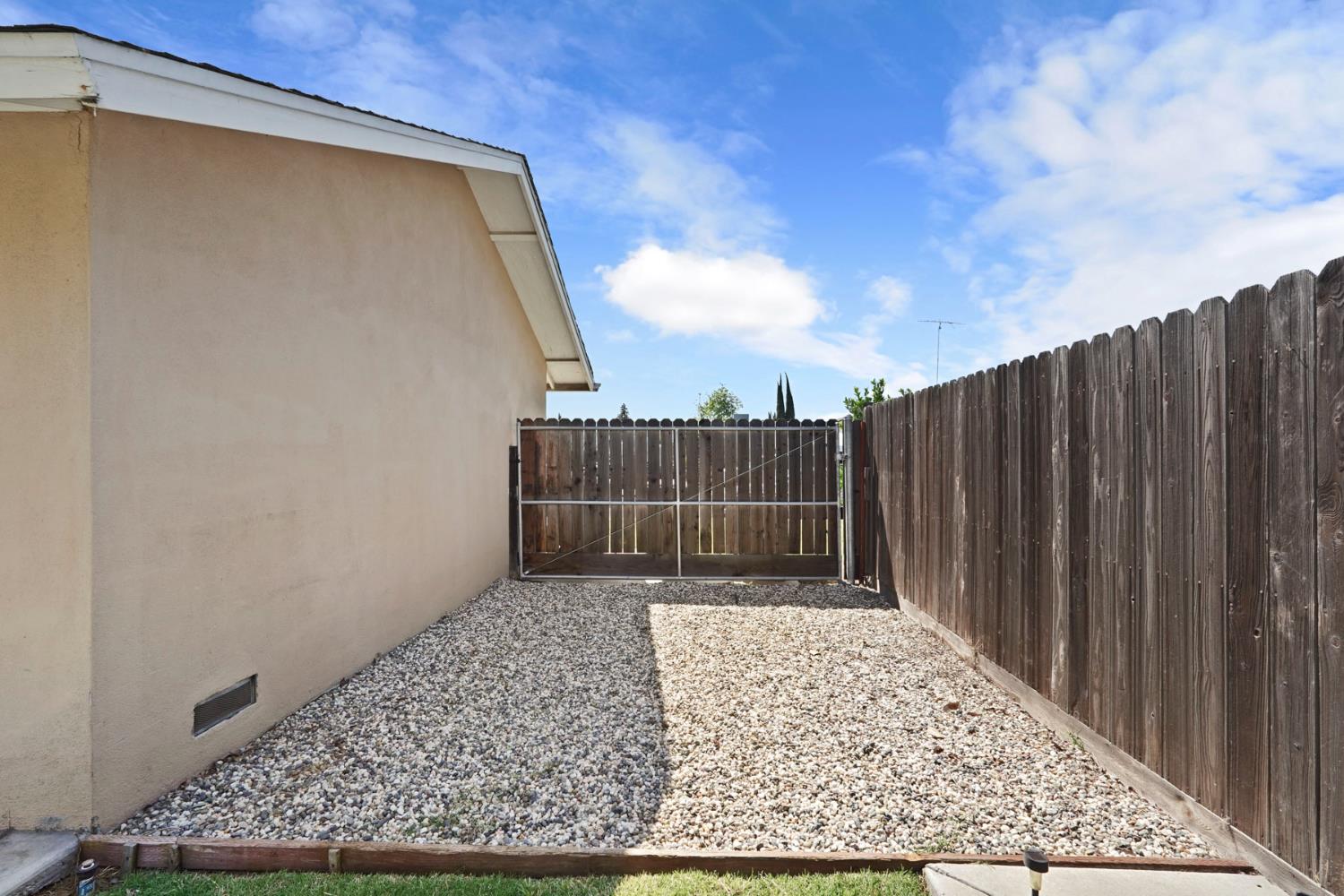 2100 preston Lane