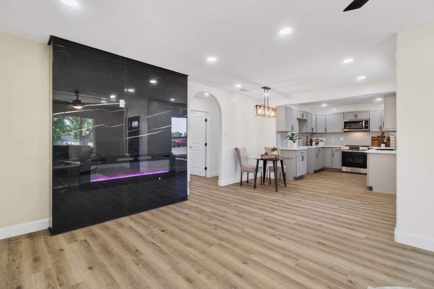 1127 W 19th Street