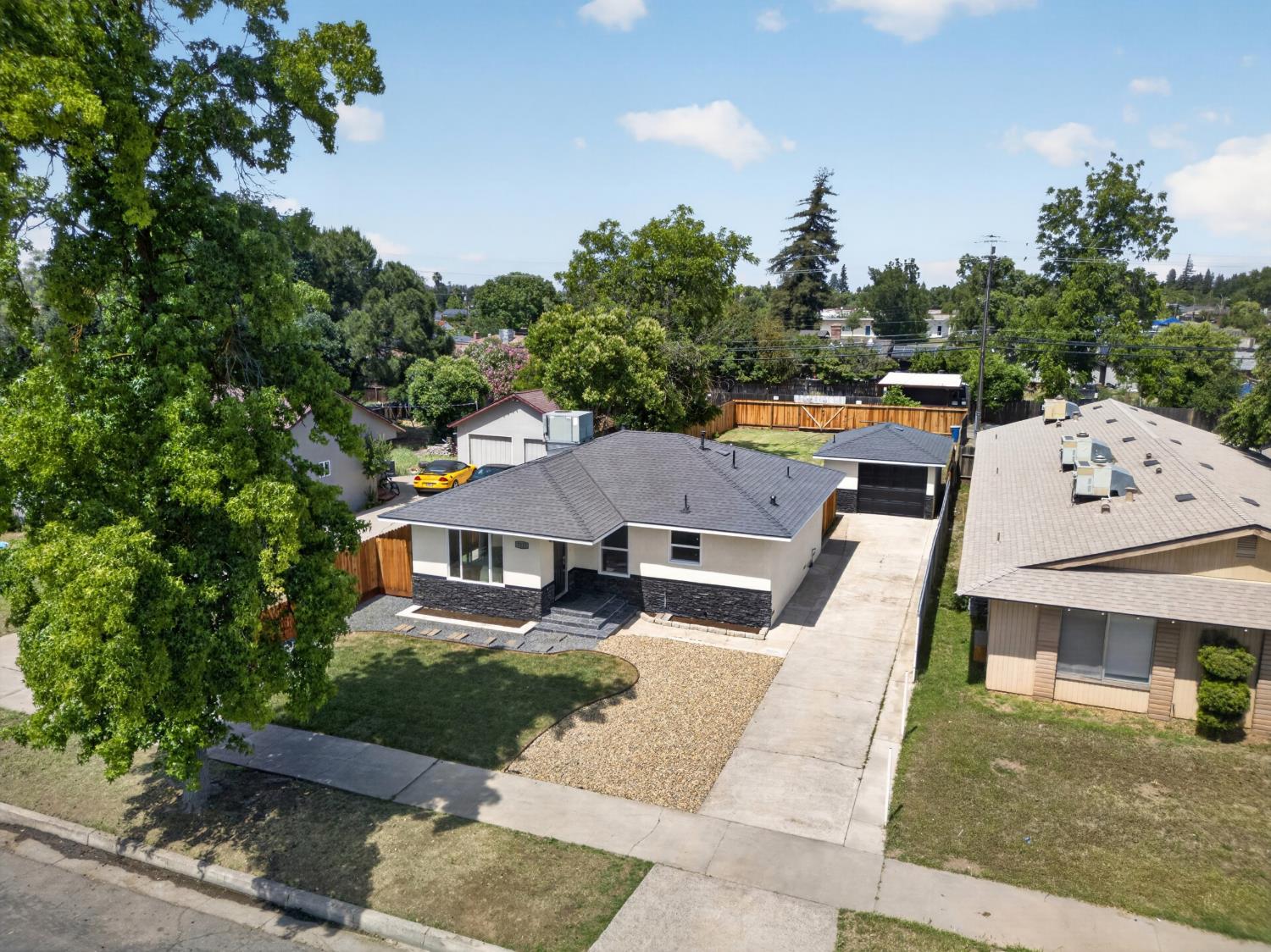 1127 W 19th Street