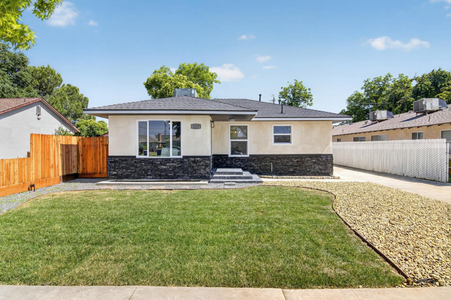 1127 W 19th Street