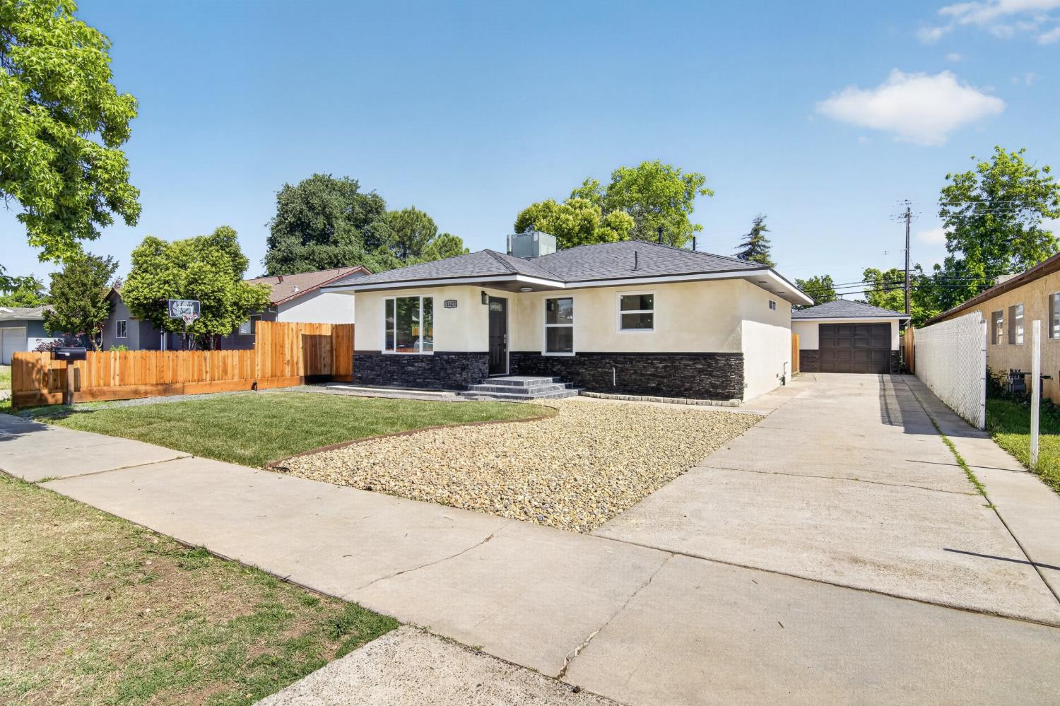 1127 W 19th Street