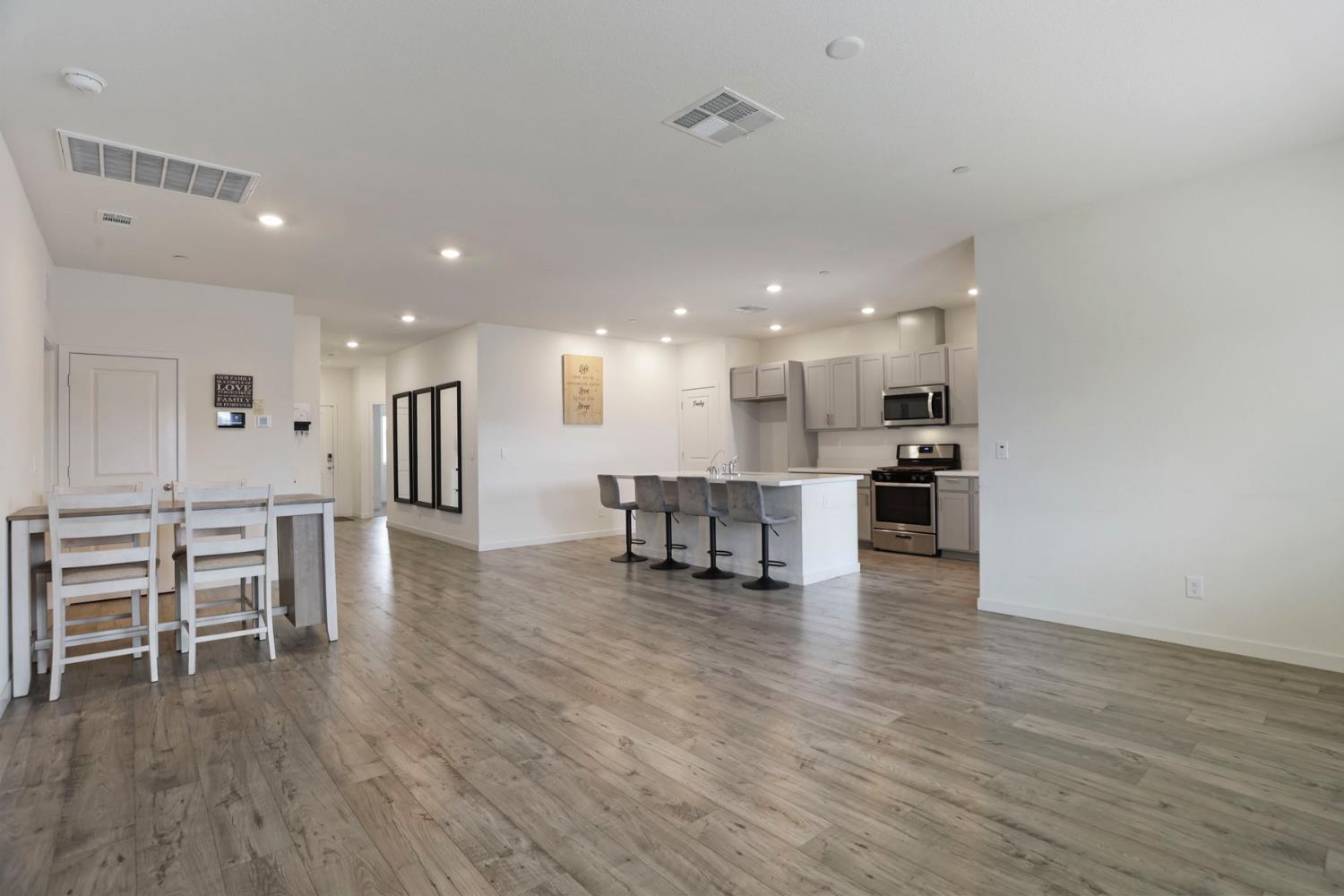 1335 S Kestrel Lane