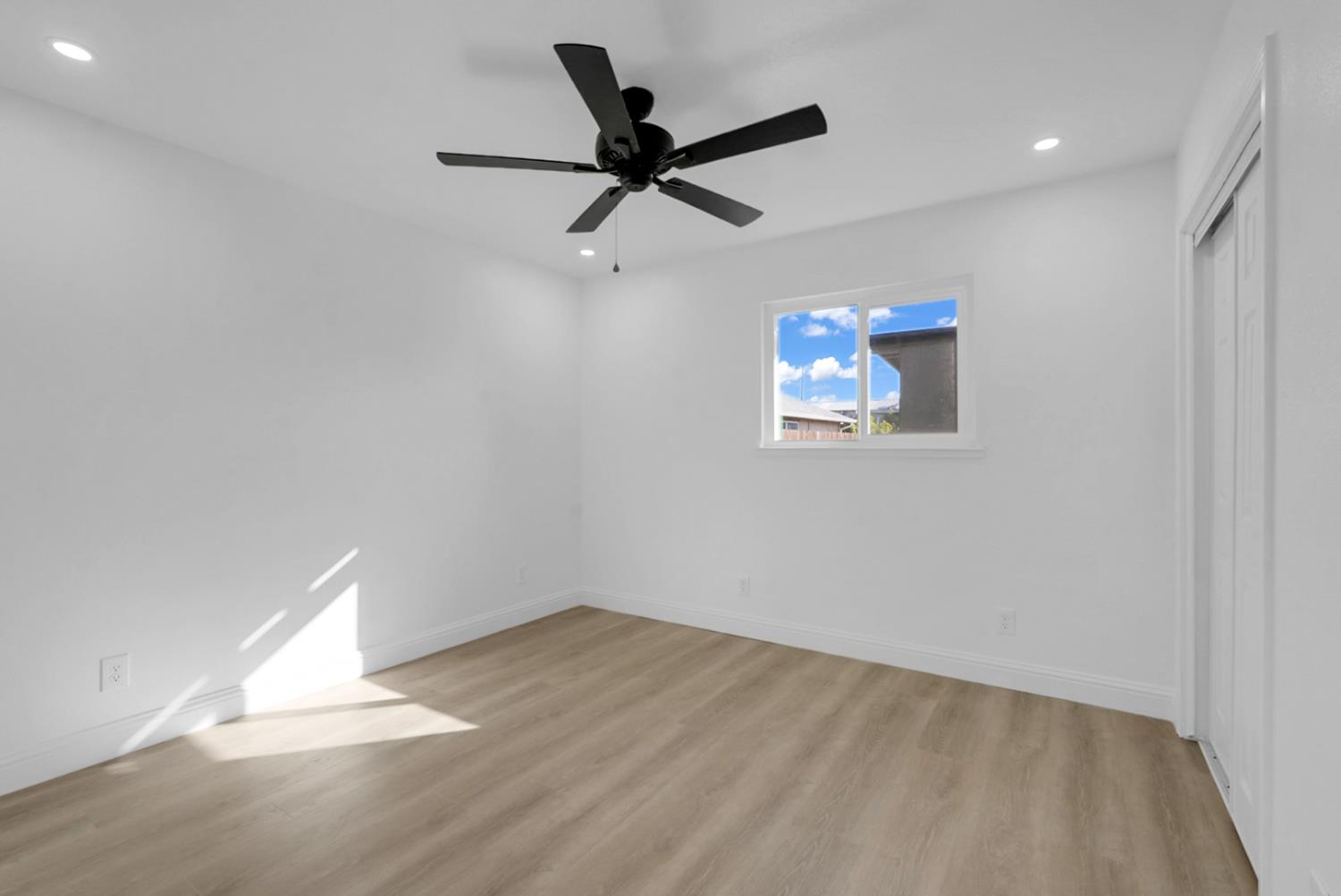 913 9th Street